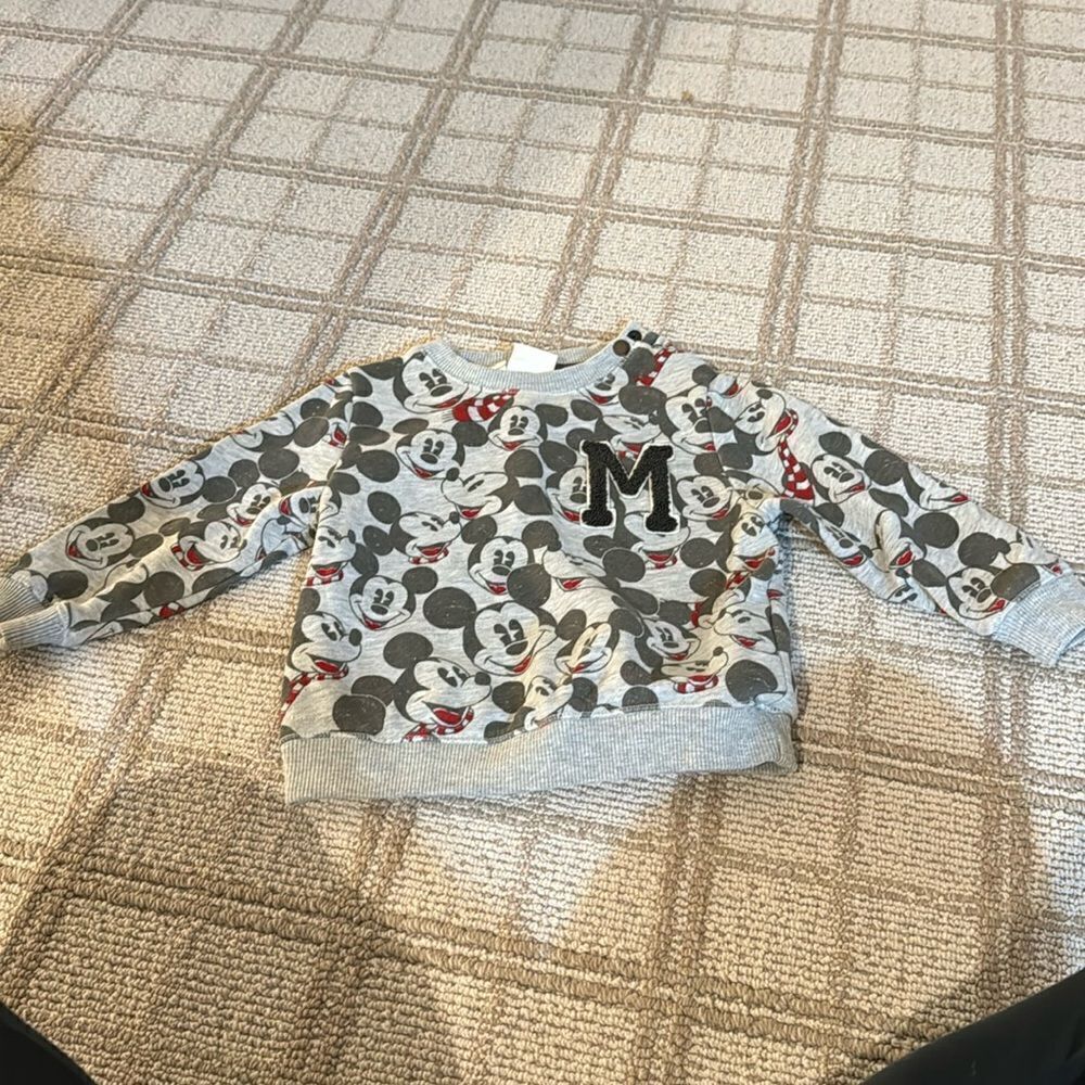 Mickey Mouse baby crew neck with beaded M